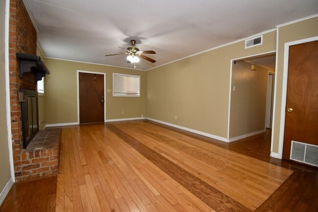 Building Photo - 3 Bed, 2 Bath Home in Ruston