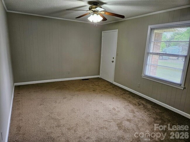 Building Photo - 1221 Auten Rd