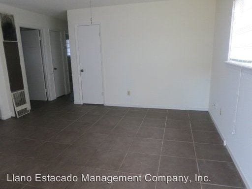 Building Photo - 104 S Belleview St