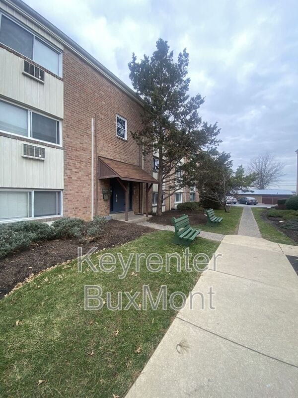 8125 West Chester Pike Unit CW4, Upper Darby, PA 19082 Condo for