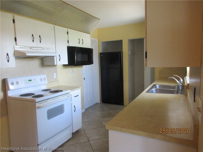Foto del edificio - 1302 Schlosser Rd