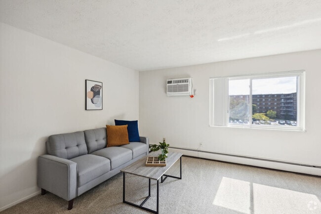 Building Photo - 5556 Broadview Rd