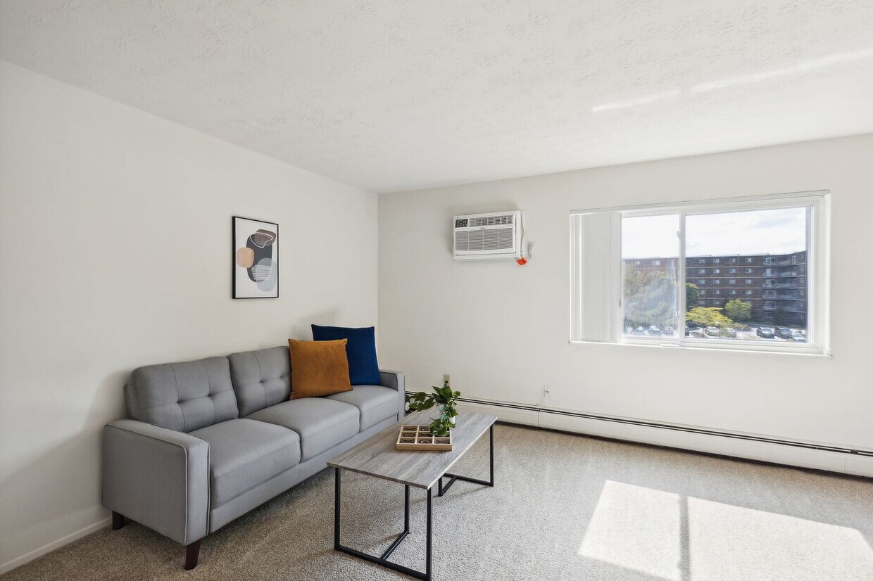 Foto principal - 5556 Broadview Rd