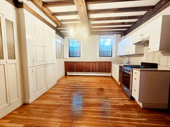 Building Photo - 24 Fayette St