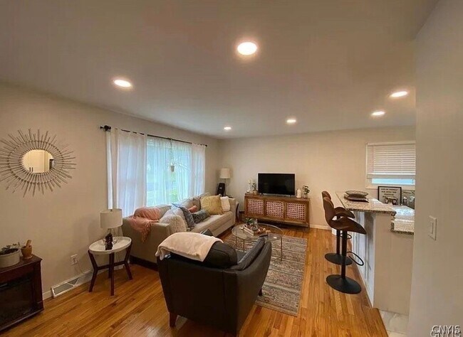 Foto del edificio - 1318 Ashton Rd