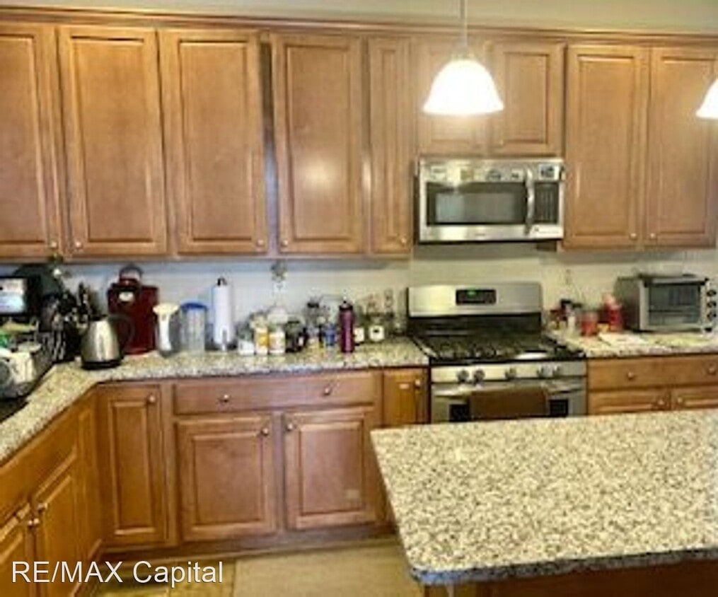Building Photo - 4 br, 3 bath House - STAR CREEK COURT, 3353