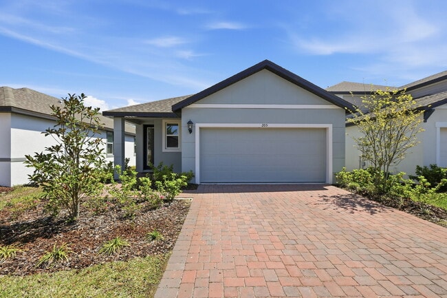 Photo - 205 Links Ter Blvd House