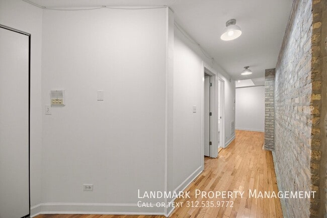 Building Photo - 4546 N Albany Ave