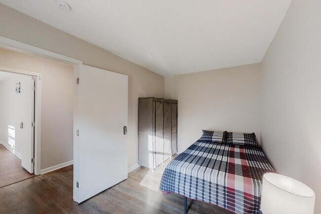 Foto del edificio - Hickory Hills Estates Home, a 8 minute walk to transit stop N Hairston Rd & 452