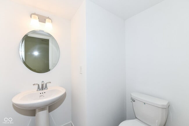 Building Photo - 9325 Somerford Dr