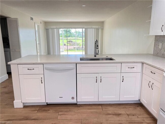 Foto del edificio - 123 Palm Dr