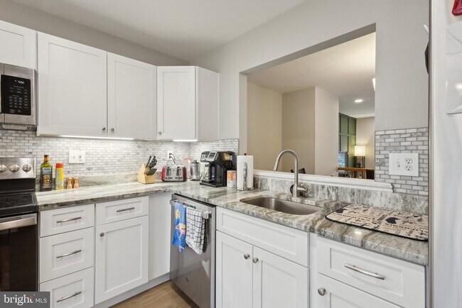 Foto del edificio - 602 Stafford Glen Ct