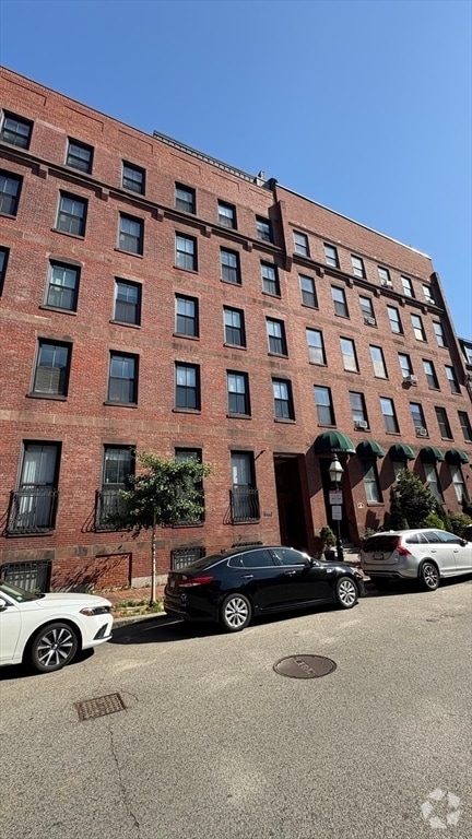 Building Photo - 5 Appleton St