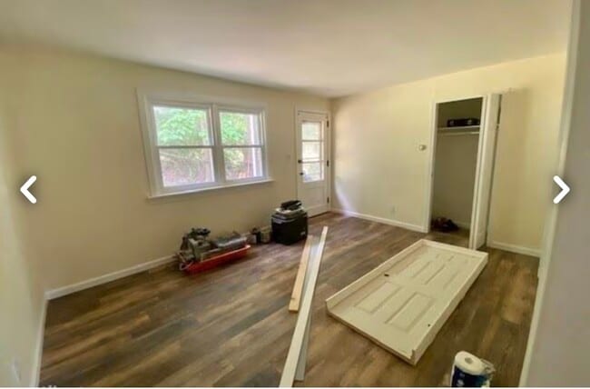 Building Photo - 242 Woodlawn Cir