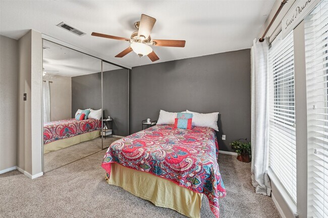 Foto del edificio - 3226 Poe Dr