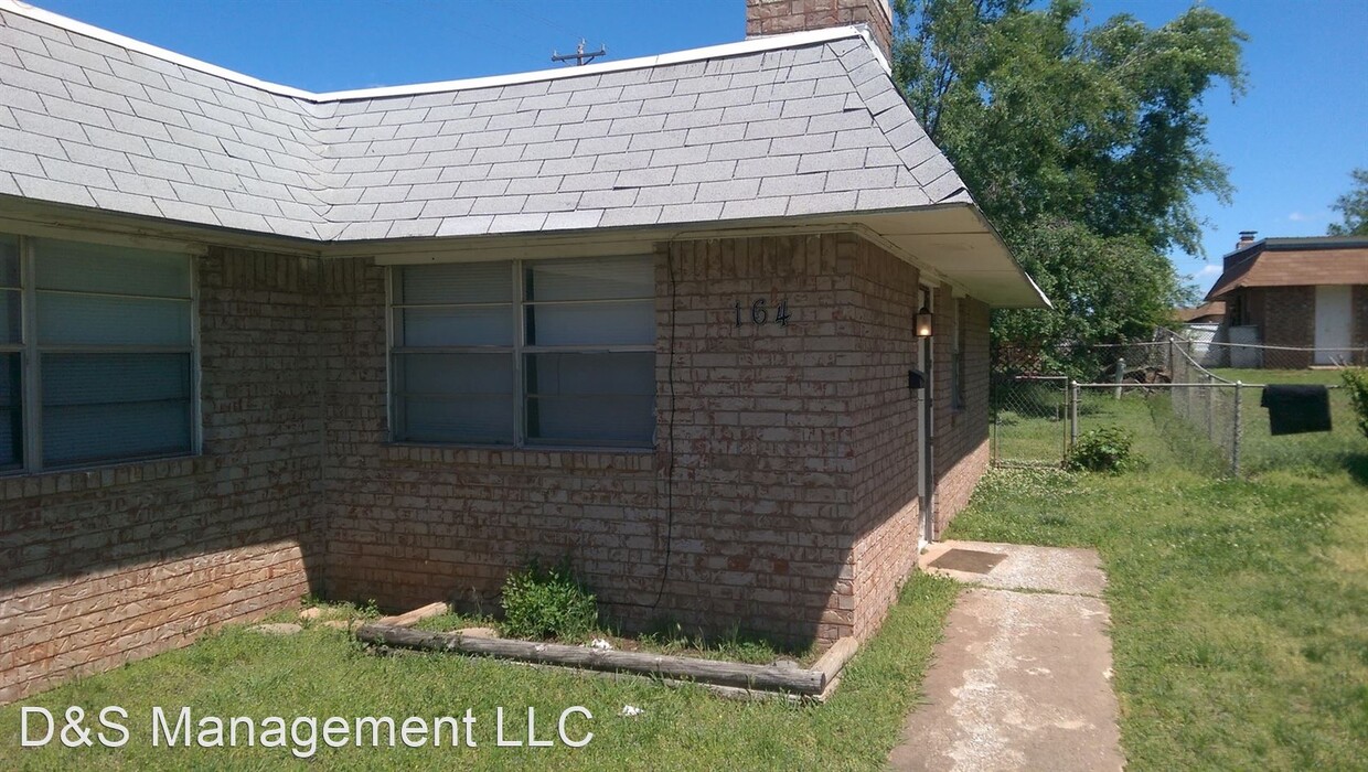 Primary Photo - 2 br, 1 bath House - 164 NE 12th St