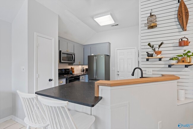 Building Photo - 223 Cypress Creek Dr