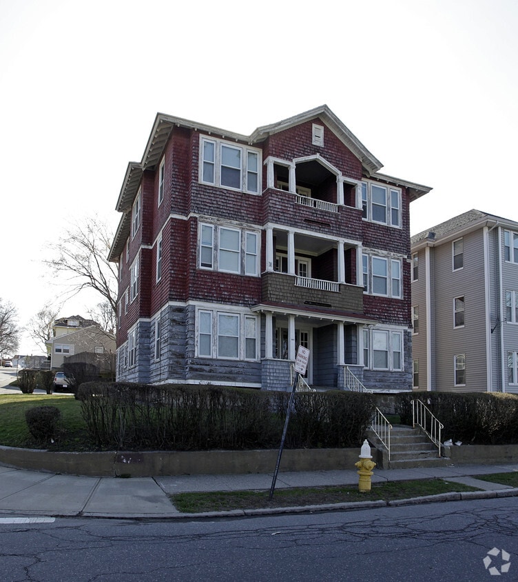 Building Photo - 141 Providence St