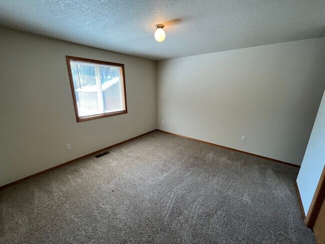 Building Photo - Midtown 3 Bed/2 Bath Single Family Home - Norton Ave