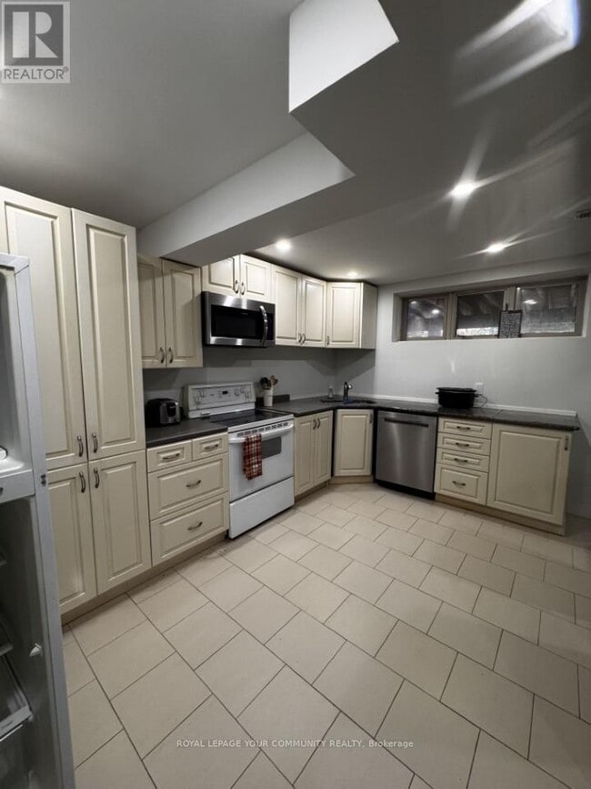 Photo du bâtiment - 158 Roselena Dr