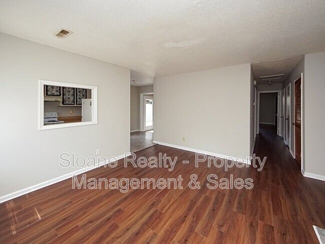 Building Photo - 204A Miami St