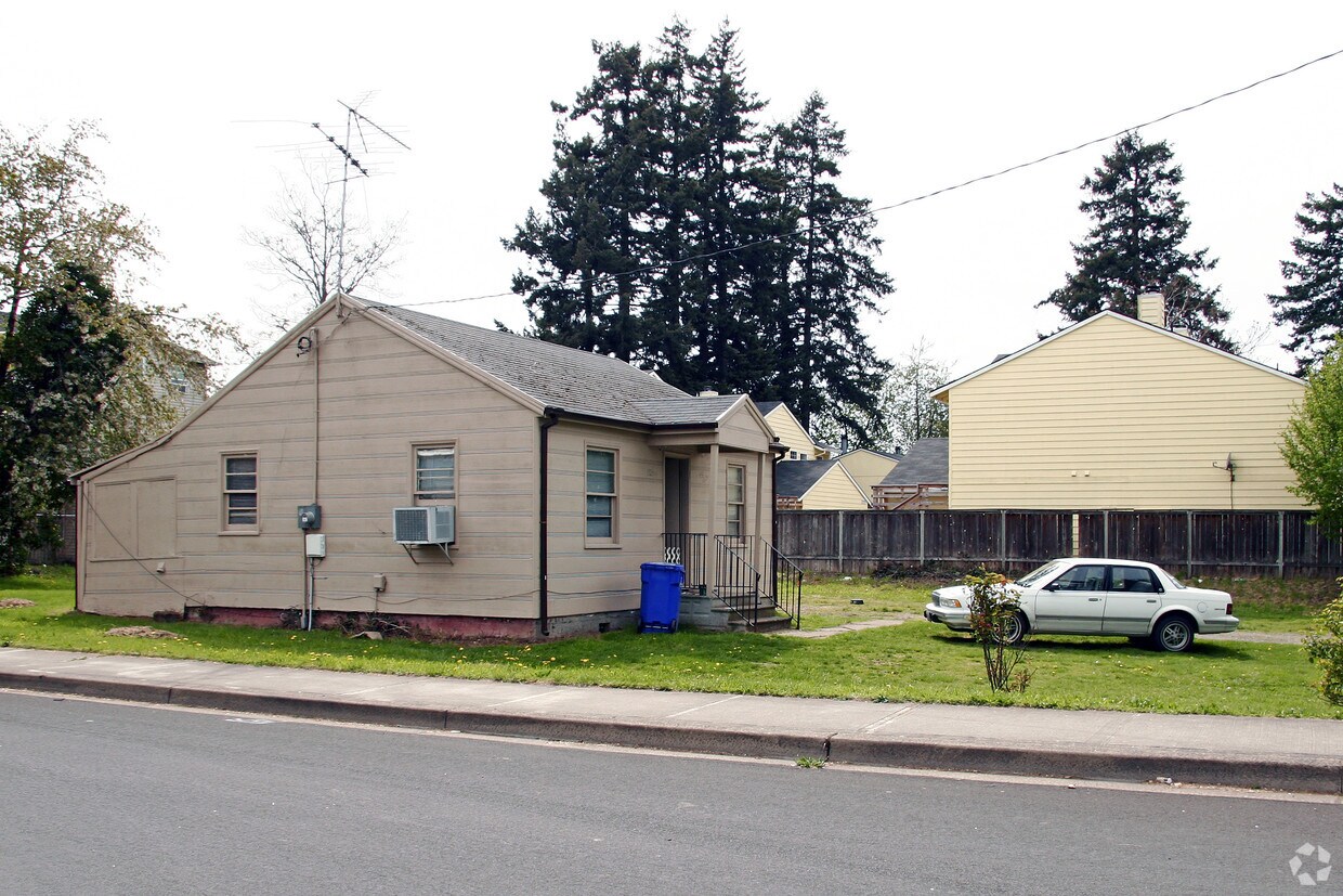 Building Photo - 19244 E Burnside St