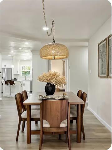 Foto del edificio - 9690 Fallbrook Dr