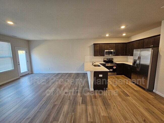 Foto del edificio - 2635 Ruby Dixon Xing Dr