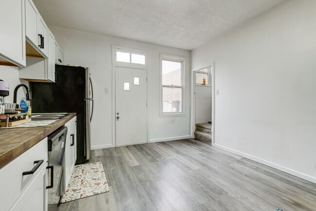 Foto del edificio - 949 Freeland St