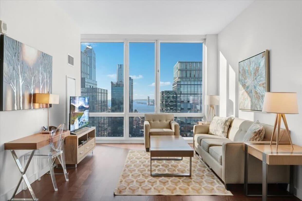 Foto principal - 605 W 42nd St