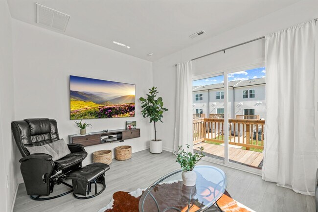 Foto del edificio - 1955 Robin Hill Ln