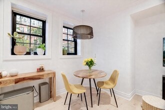 Building Photo - 1204 Q St NW