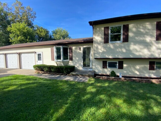 Building Photo - 339 Woodcock Dr
