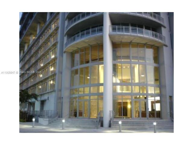 Primary Photo - 690 SW 1st Ct