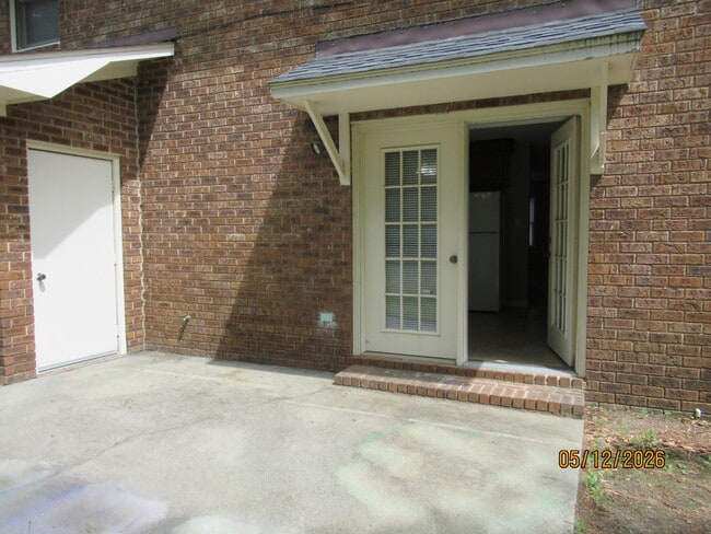 Building Photo - 170 Gertrude Dr