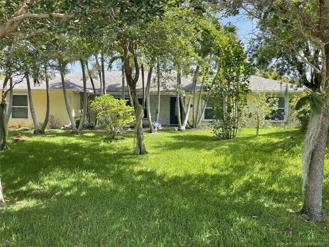 Foto del edificio - 1664 Thumb Point Dr