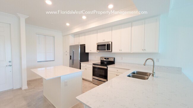 Foto del edificio - BRILLIANT 2 BEDROOM CONDO AT LAKEWOOD NATI...