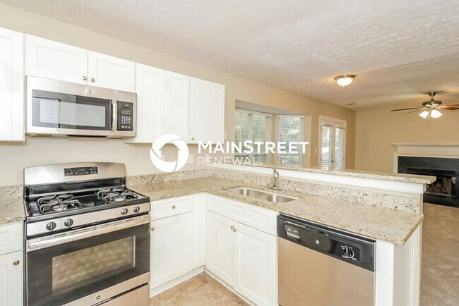 Foto del edificio - 4 Bedroom Pet-Friendly Home in Austell, GA with Main Street Renewal