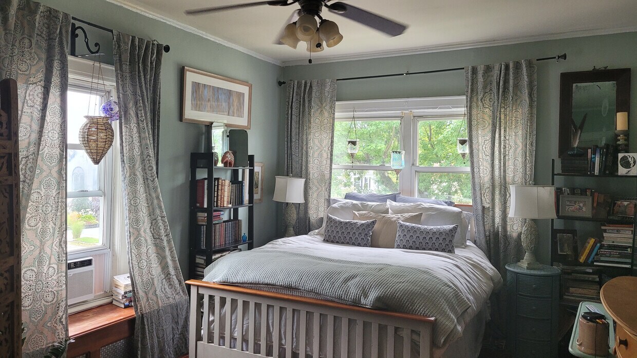 Foto del edificio - 249 E Walnut St