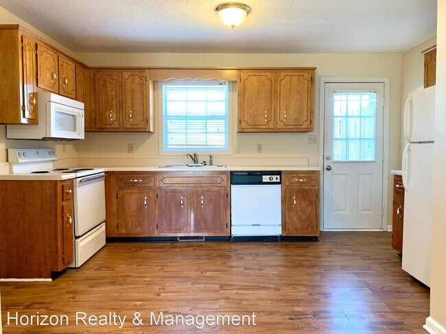 Foto del edificio - 2 br, 1.5 bath House - 811 Flyer Court