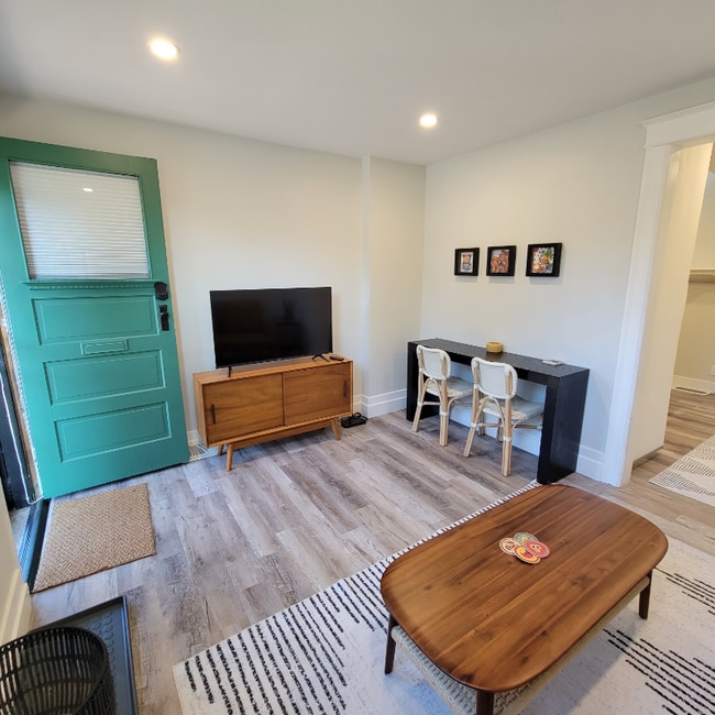 Foto del edificio - 112 W Bayaud Ave