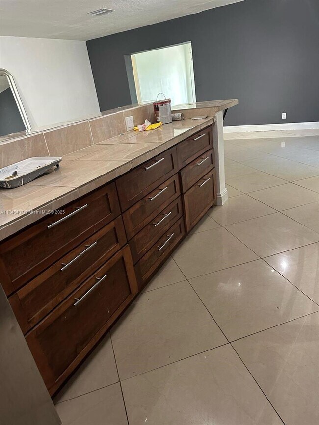 Foto del edificio - 305 SW 7th St