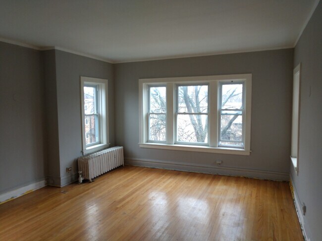 Building Photo - 332 Custer Ave