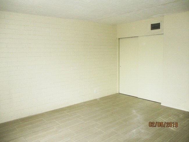 Building Photo - 3729 E. Farr Place #C