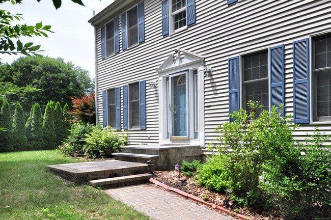 Building Photo - 64 Oak Ridge Dr