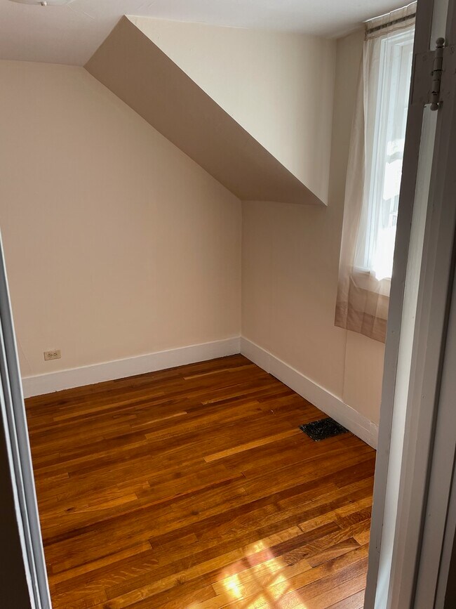 Bedroom - 23 Pleasant St