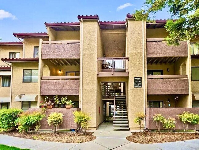 Foto del edificio - 2250 Monroe St