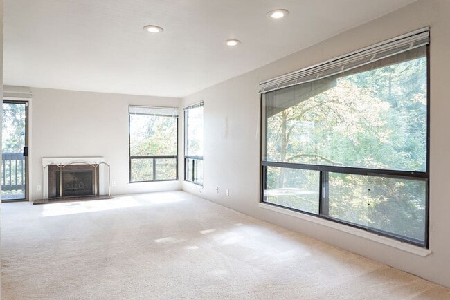 Building Photo - 431 Stonewood Dr