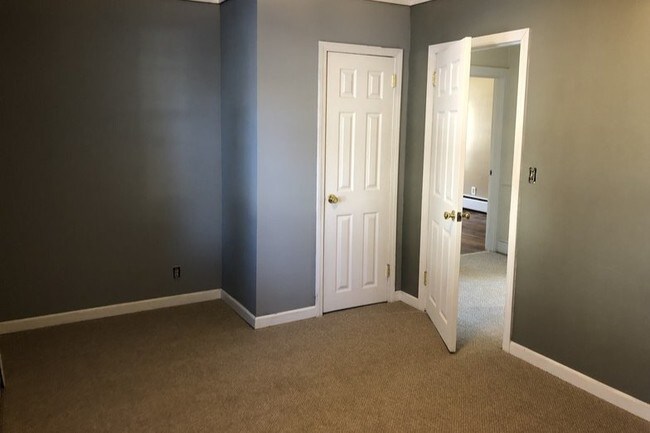 Bedroom - 42 Beach Ave