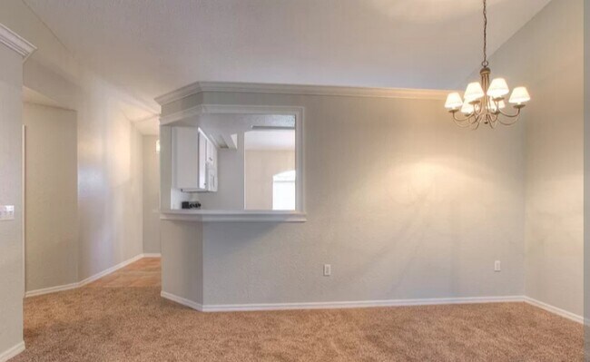 Foto del edificio - 3027 Thoroughbred Loop S